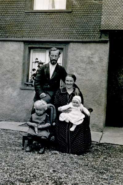 Mama and Papa Fraunfelder, Rheiny & Betty, Circa 1922 Mama and Papa Fraunfelder, Rheiny & Betty, Circa 1922